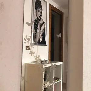 https://ab-battistini-short-lets.it-romehotels.com