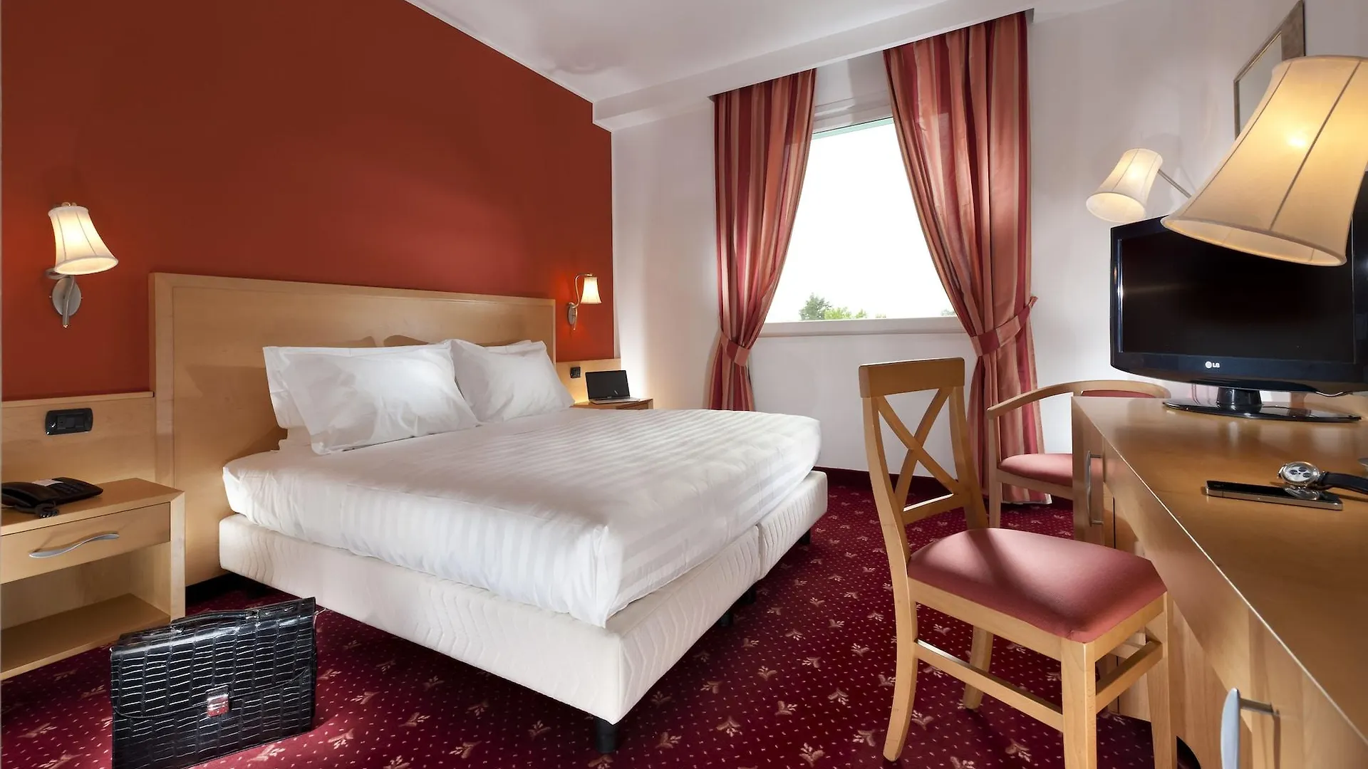 Hilton Garden Inn Milan Malpensa Somma Lombardo 4*,  Italy
